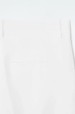 Clearance COS TAILORED KNEE-LENGTH SHORTS WHITE