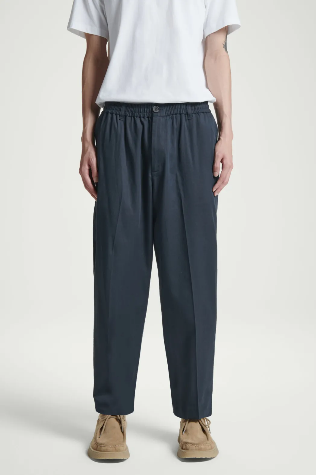 Outlet COS TAPERED ELASTICATED PANTS NAVY