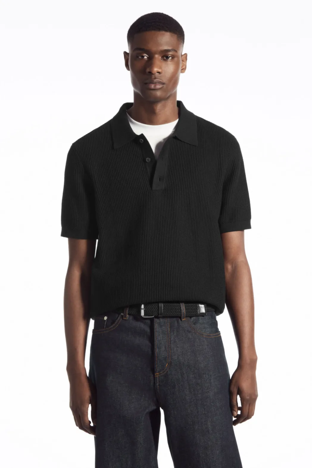 Online COS TEXTURED KNITTED POLO SHIRT BLACK