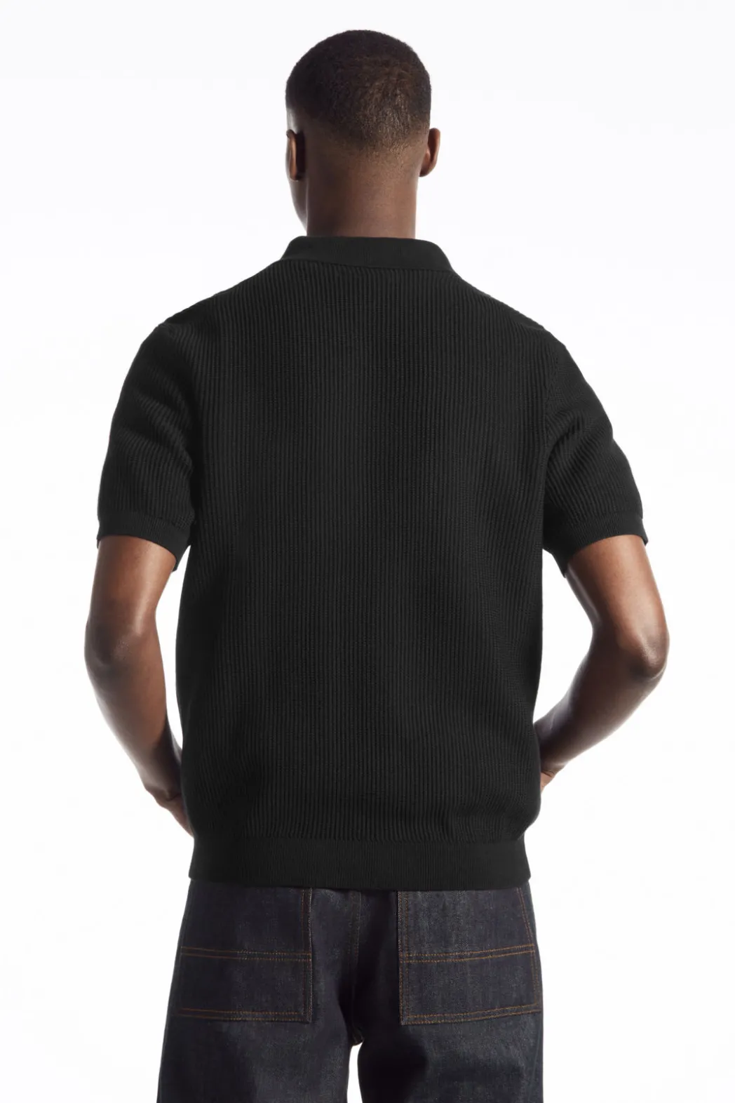 Online COS TEXTURED KNITTED POLO SHIRT BLACK
