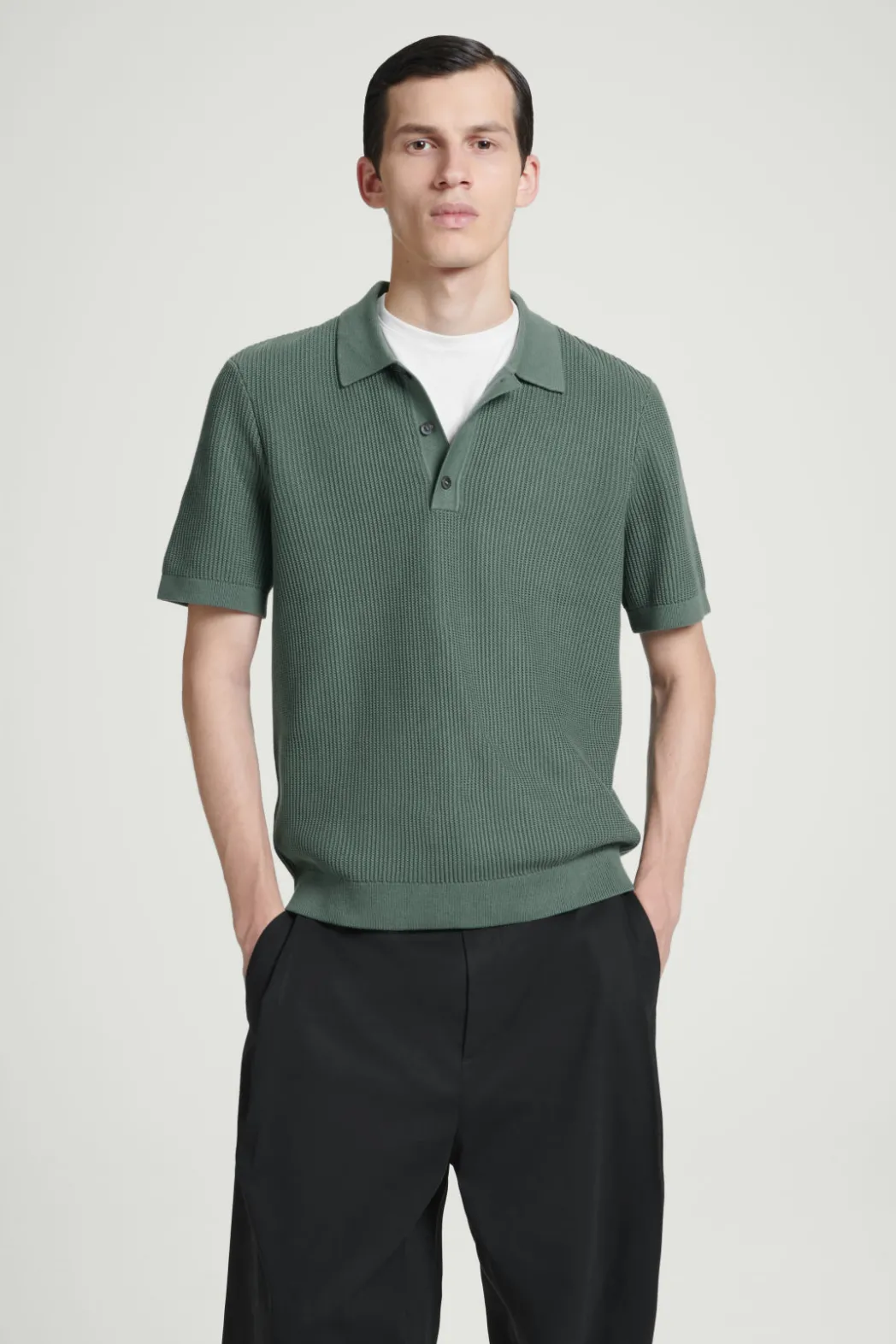 Online COS TEXTURED KNITTED POLO SHIRT GREEN