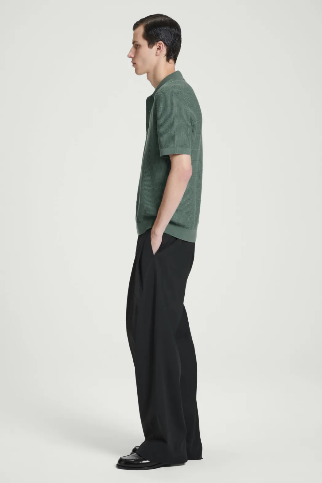 Online COS TEXTURED KNITTED POLO SHIRT GREEN