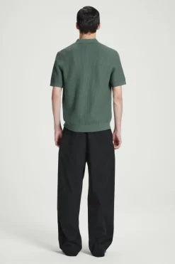 Online COS TEXTURED KNITTED POLO SHIRT GREEN