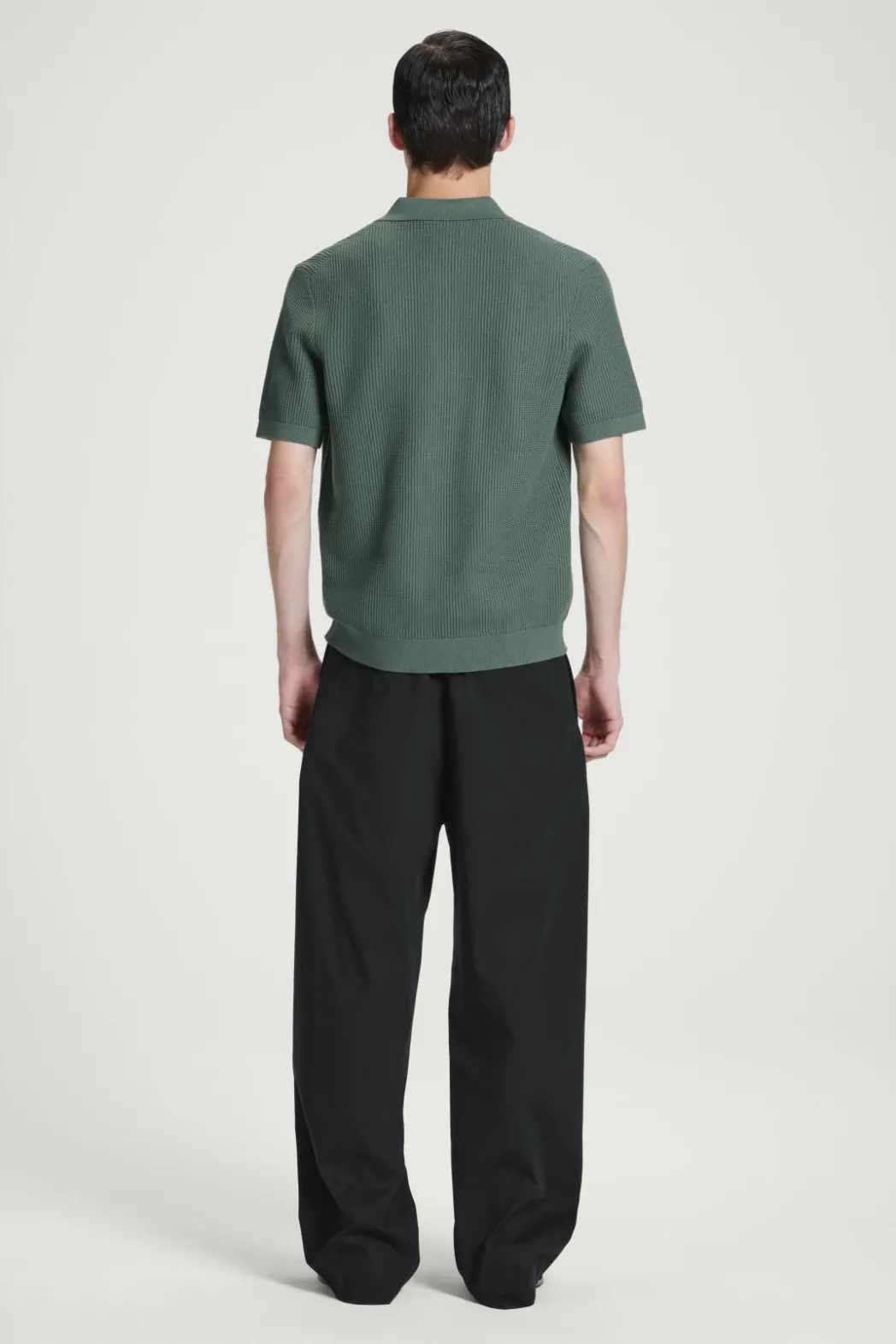 Online COS TEXTURED KNITTED POLO SHIRT GREEN