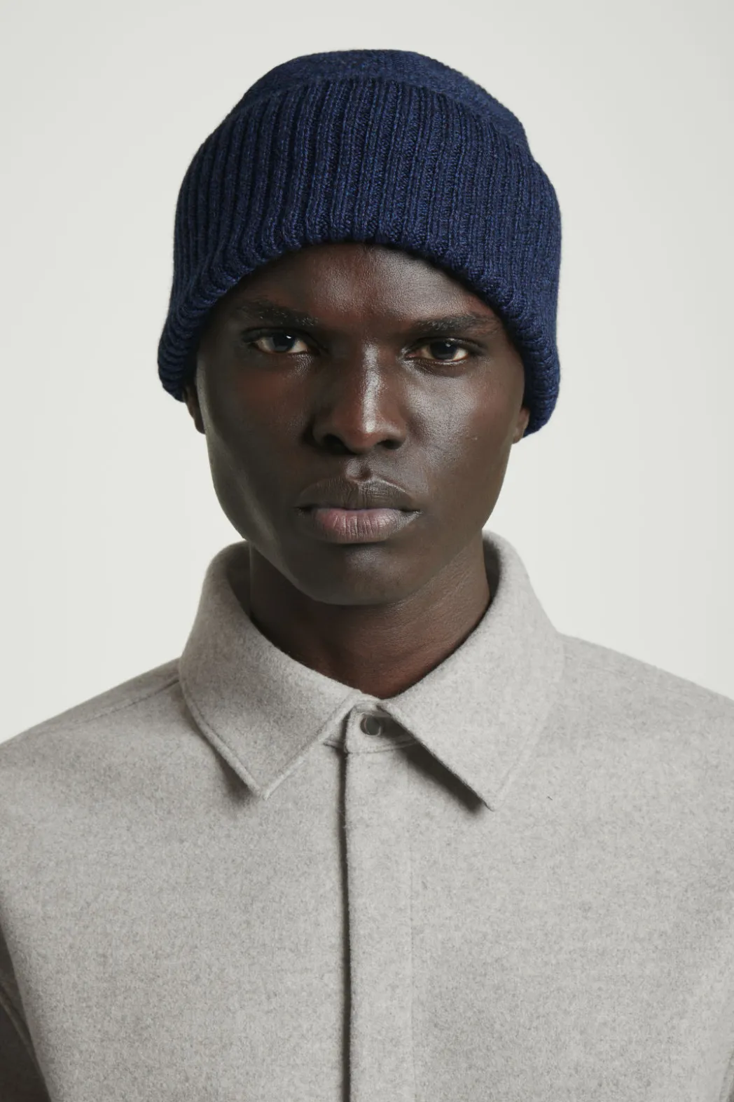 COS TEXTURED WOOL BEANIE NAVY