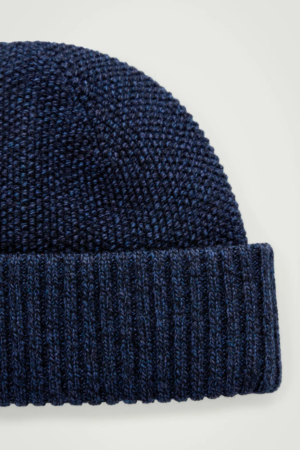 COS TEXTURED WOOL BEANIE NAVY