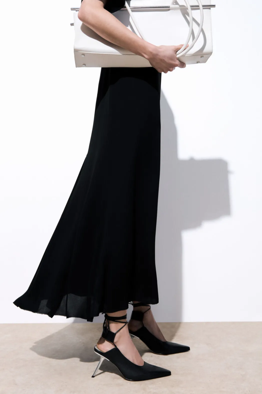 Discount COS THE ANGLED LACE-UP PUMPS BLACK