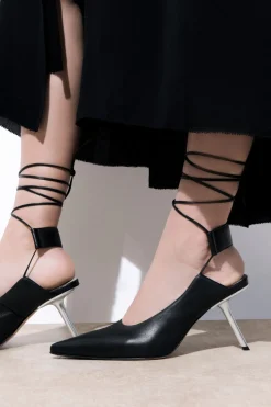 Discount COS THE ANGLED LACE-UP PUMPS BLACK