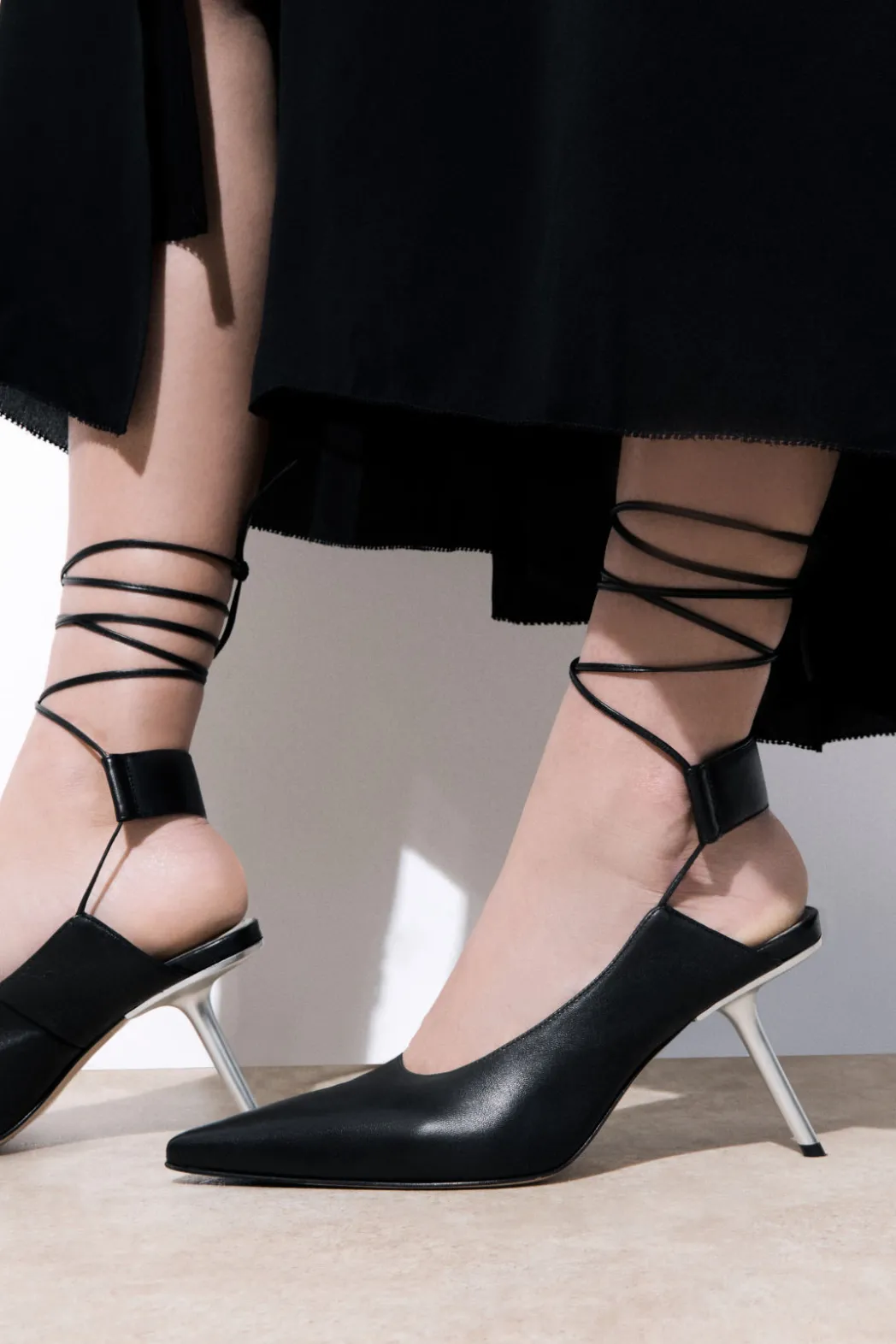 Discount COS THE ANGLED LACE-UP PUMPS BLACK