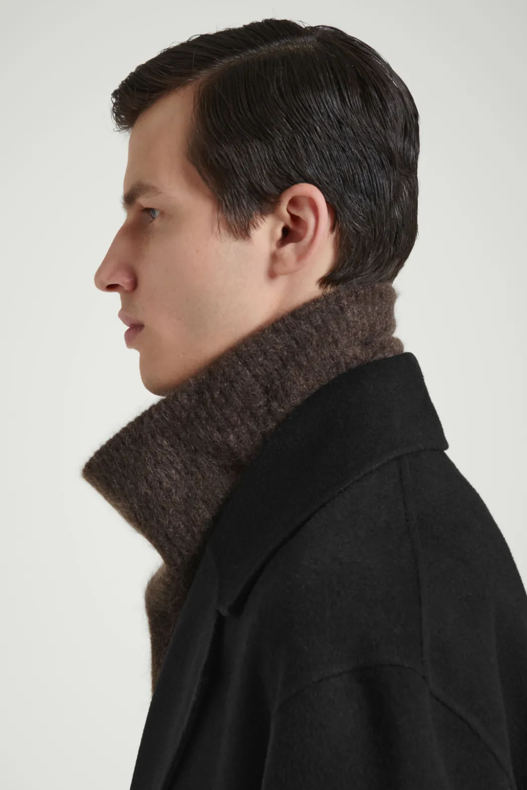 Best COS THE BRUSHED-CASHMERE FUNNEL NECK WARMER CHOCOLATE
