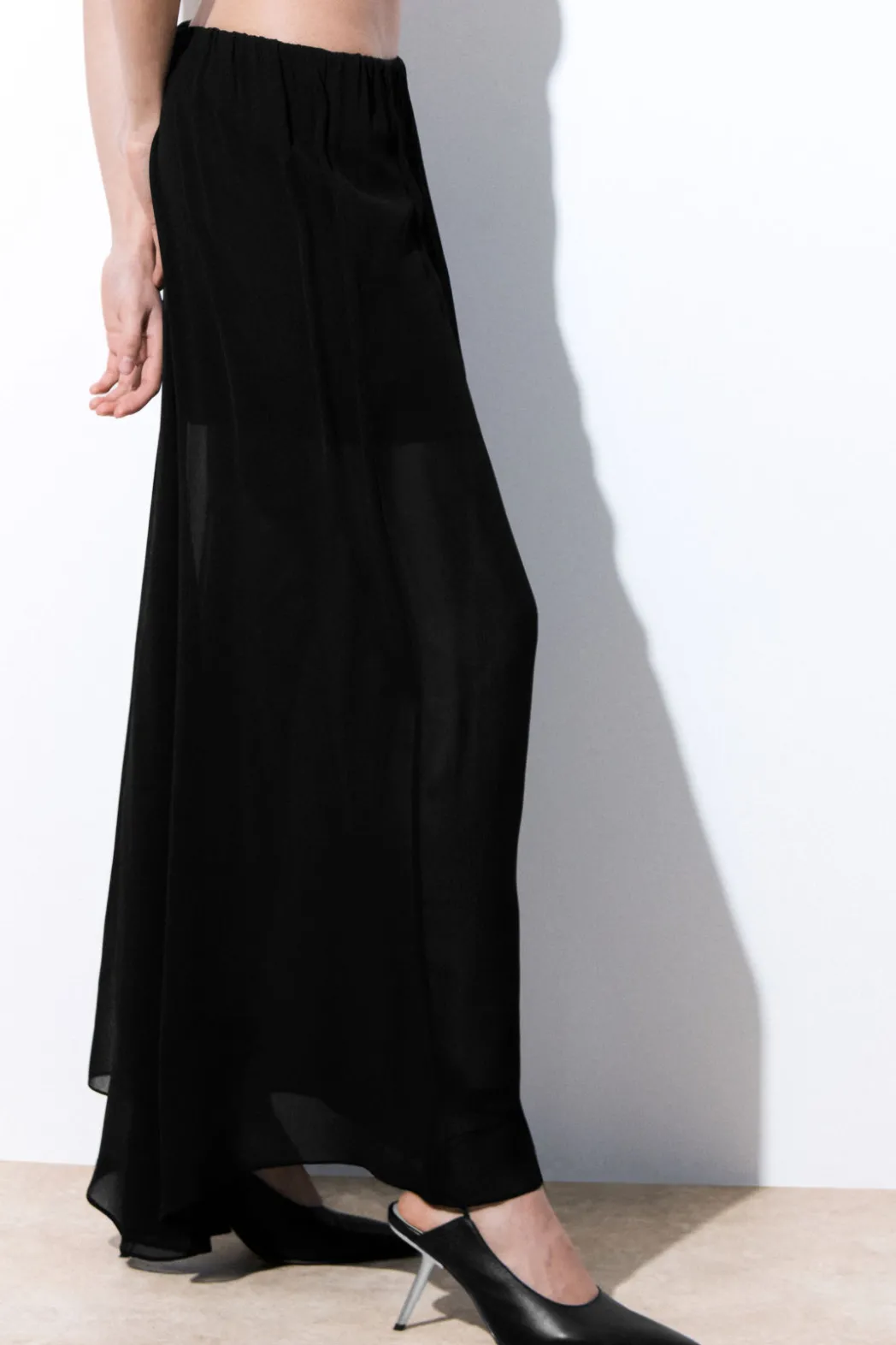 Discount COS THE CRINKLED SILK-CHIFFON MAXI SKIRT BLACK