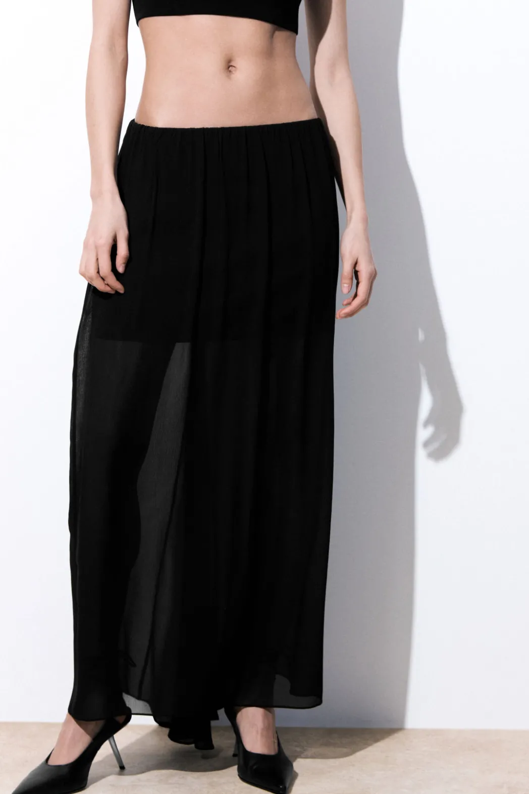 Discount COS THE CRINKLED SILK-CHIFFON MAXI SKIRT BLACK
