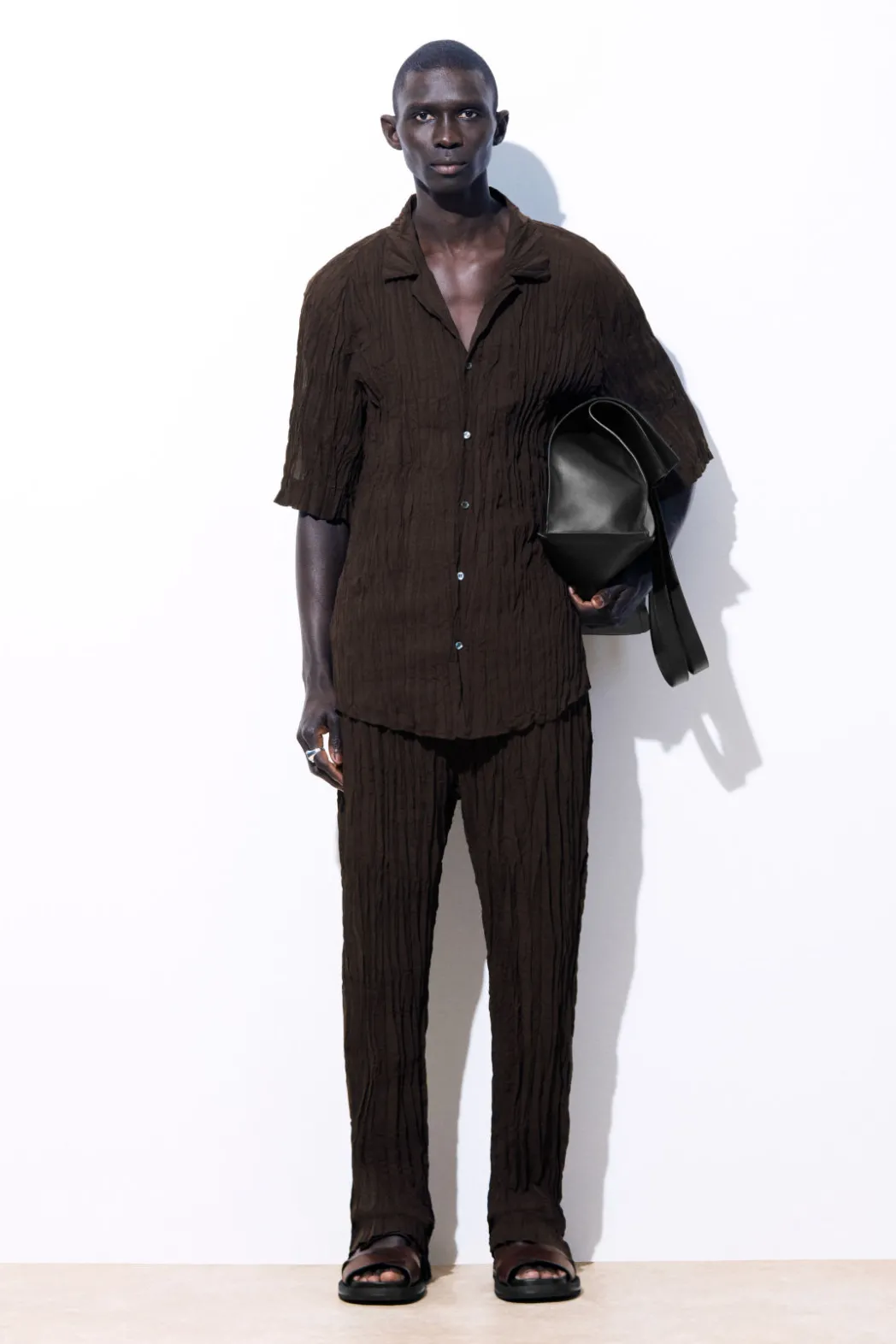 Discount COS THE CRINKLED WOOL RESORT SHIRT DARK BROWN