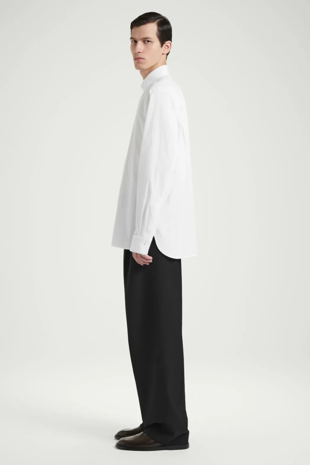 Sale COS THE CUTAWAY-COLLAR SHIRT CHALK