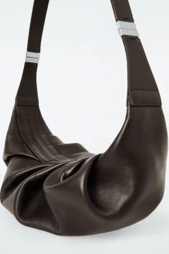 Sale COS THE DRAPED CROSSBODY - LEATHER CHESTNUT