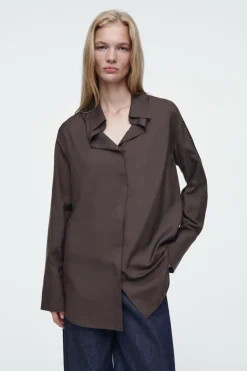 Discount COS THE DRAPED SILK SHIRT WALNUT