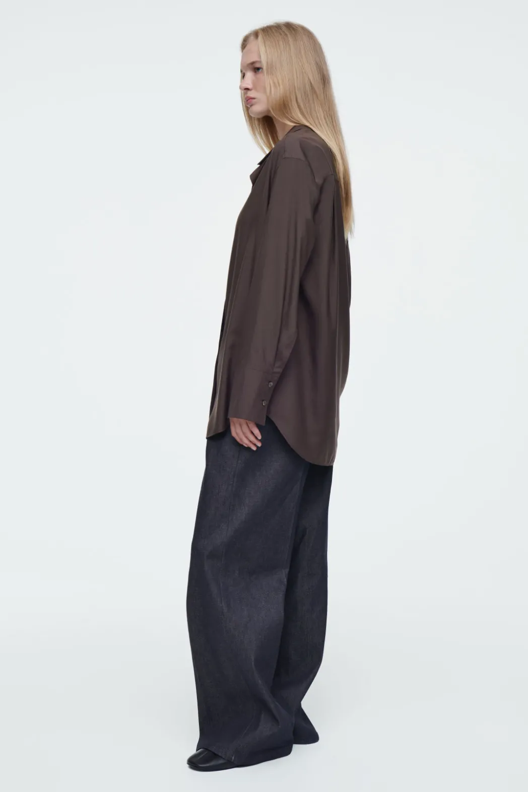 Discount COS THE DRAPED SILK SHIRT WALNUT
