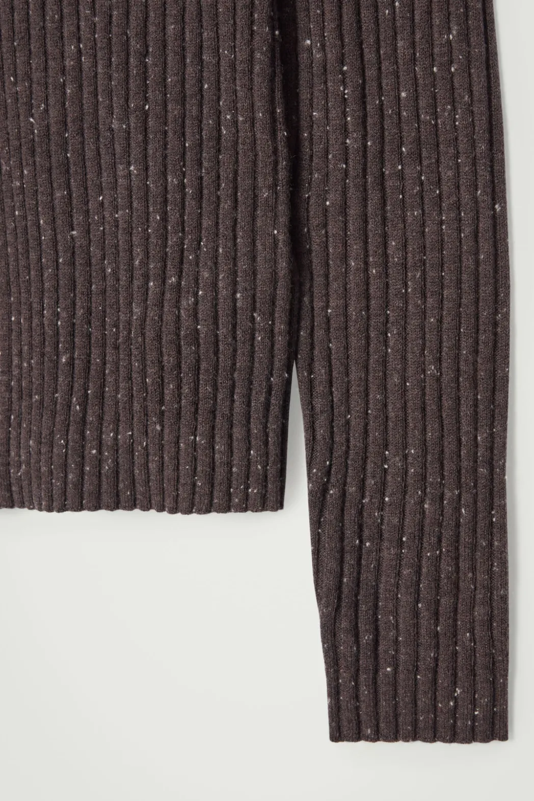 Online COS THE FLECKED WOOL POLO SHIRT CHOCOLATE