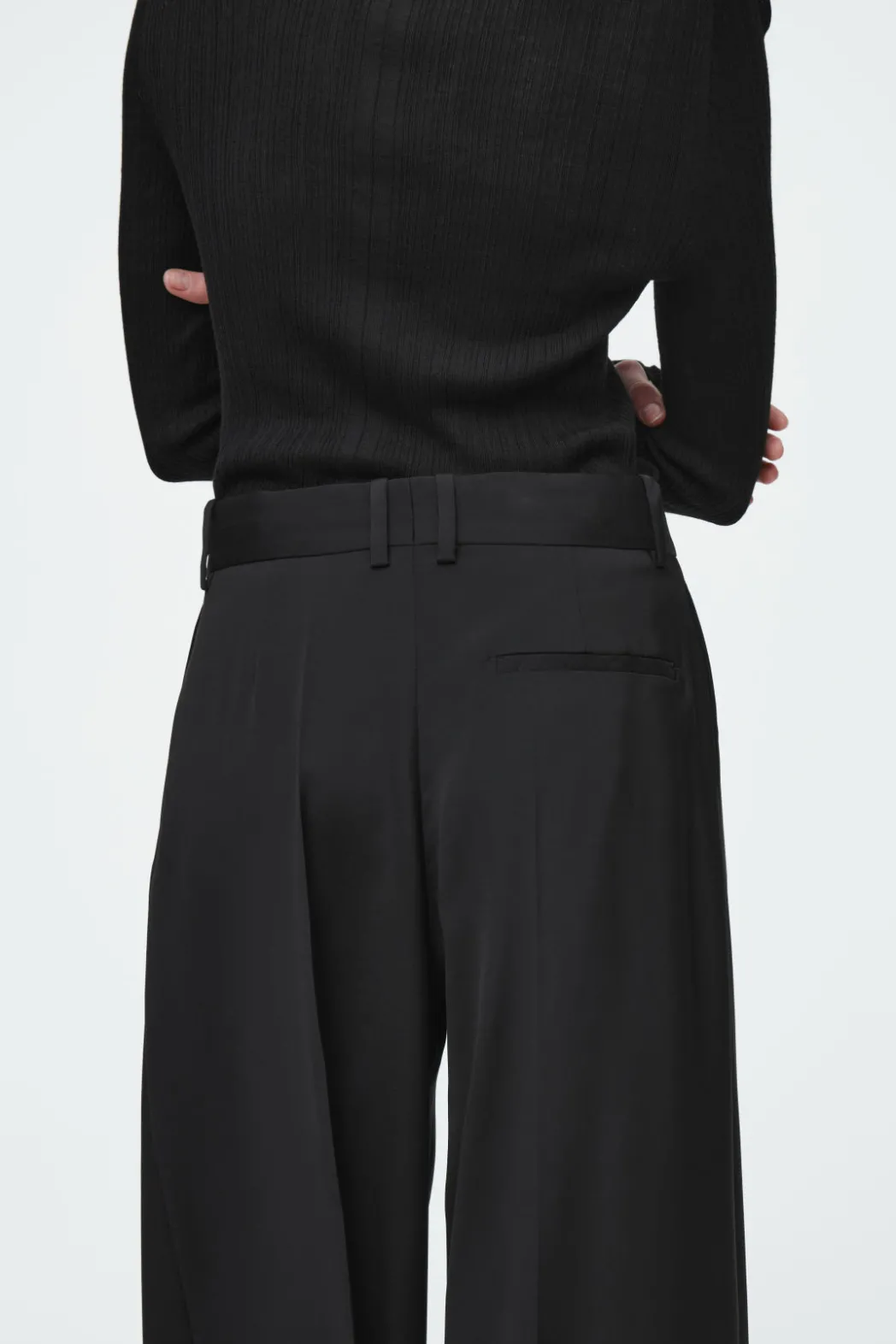 Best COS THE FLUID BARREL-LEG PANTS CARBON