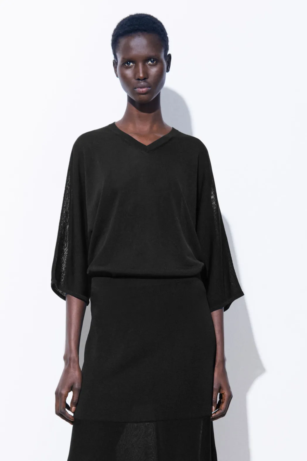 Hot COS THE FLUID KNITTED T-SHIRT BLACK