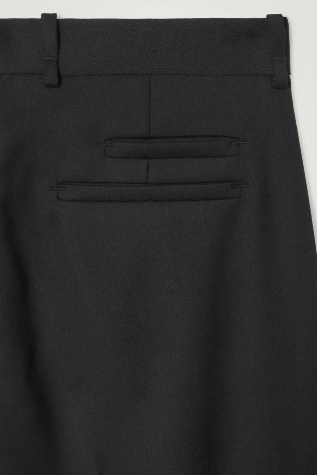 Online COS THE FOLD-UP TAPERED PANTS CARBON