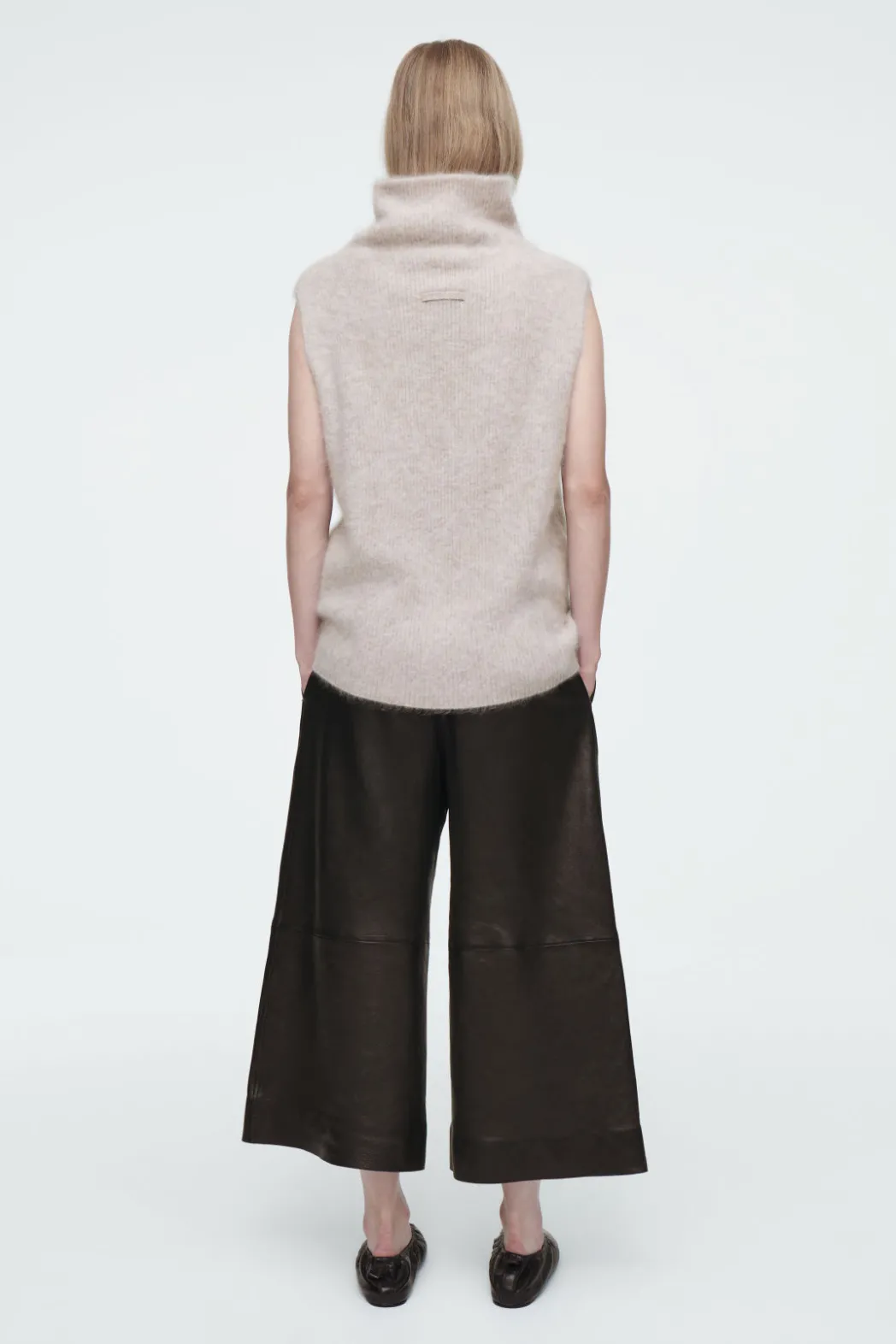 Online COS THE FUNNEL-NECK BRUSHED-CASHMERE TANK LATTE