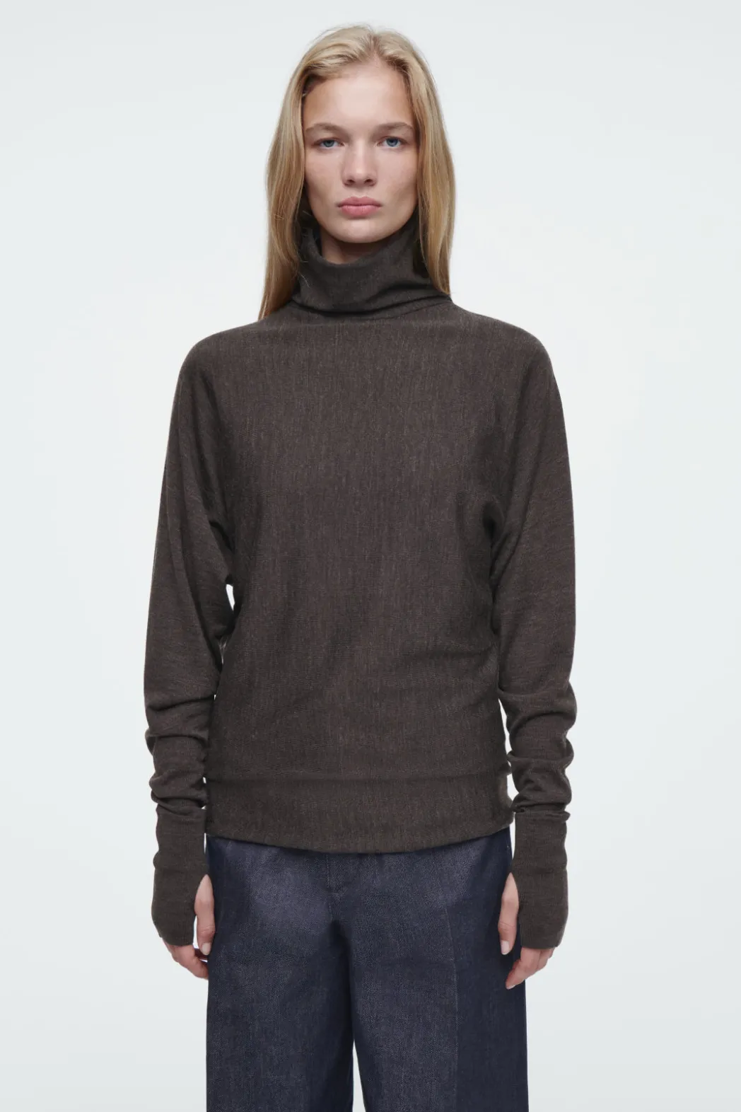 New COS THE FUNNEL-NECK MERINO WOOL SWEATER CHESTNUT
