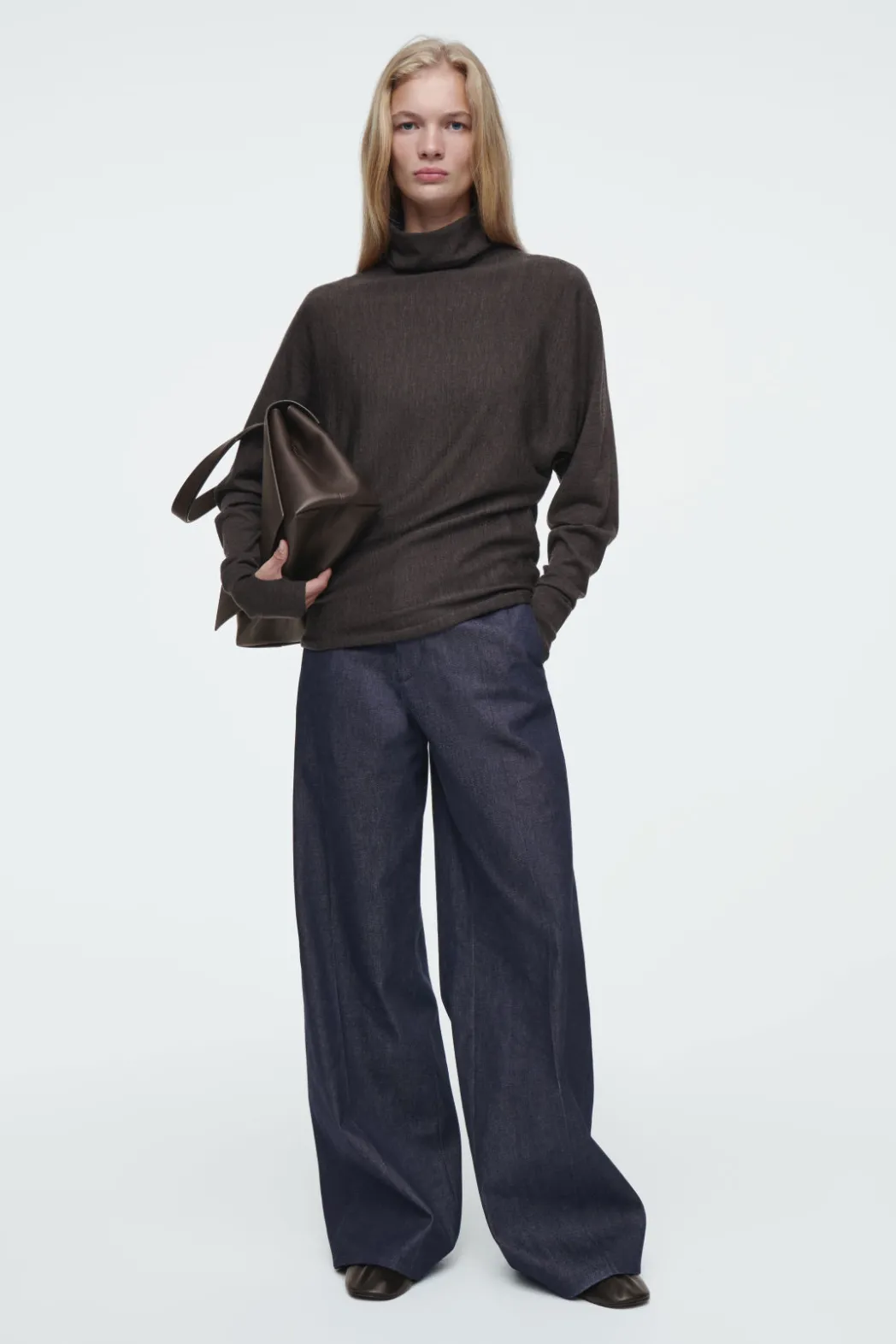 New COS THE FUNNEL-NECK MERINO WOOL SWEATER CHESTNUT