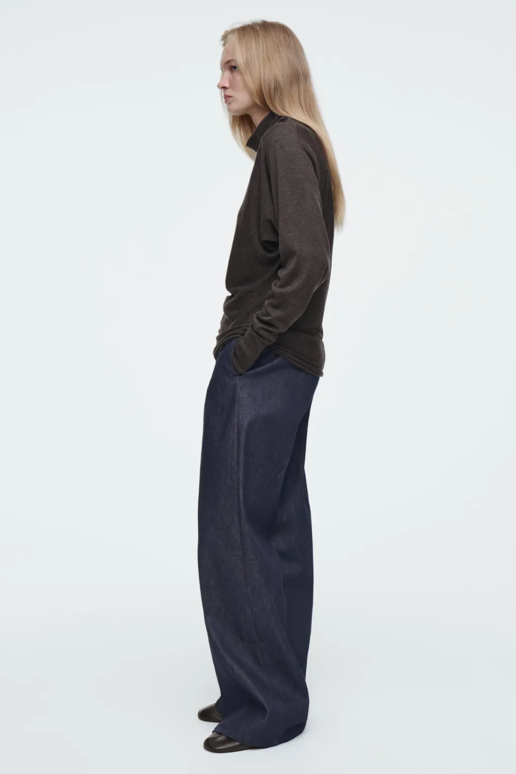 New COS THE FUNNEL-NECK MERINO WOOL SWEATER CHESTNUT