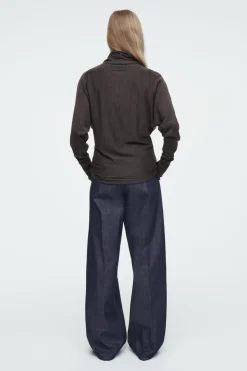 New COS THE FUNNEL-NECK MERINO WOOL SWEATER CHESTNUT