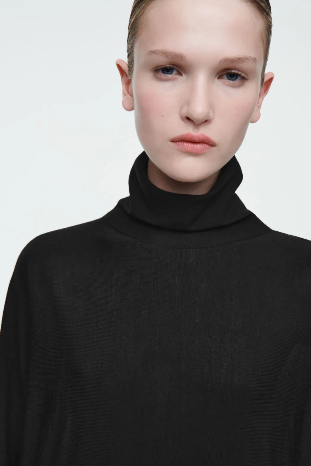 Sale COS THE FUNNEL-NECK MERINO WOOL DRESS CARBON