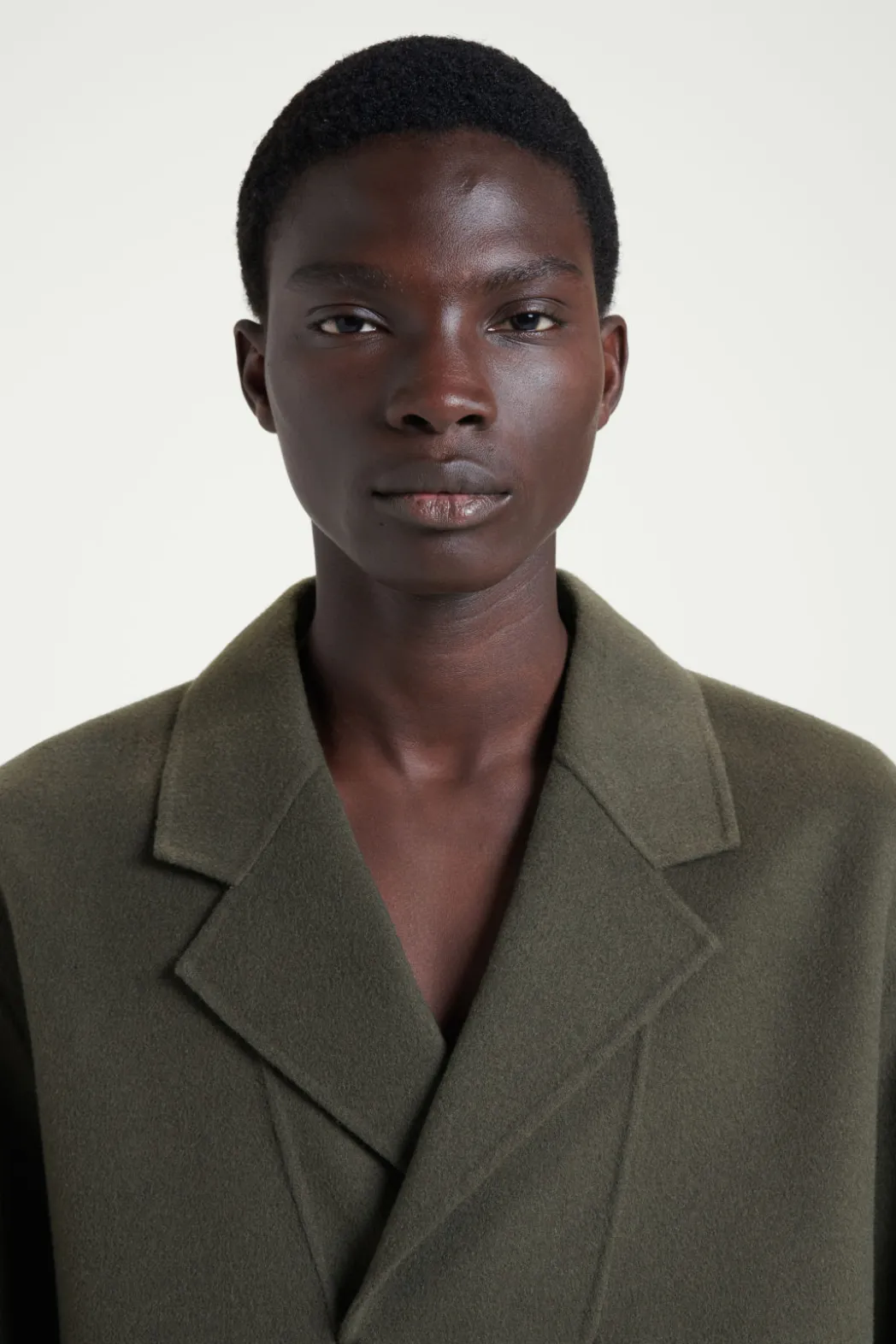 New COS THE HALF-PLACKET OVERSHIRT MOSS
