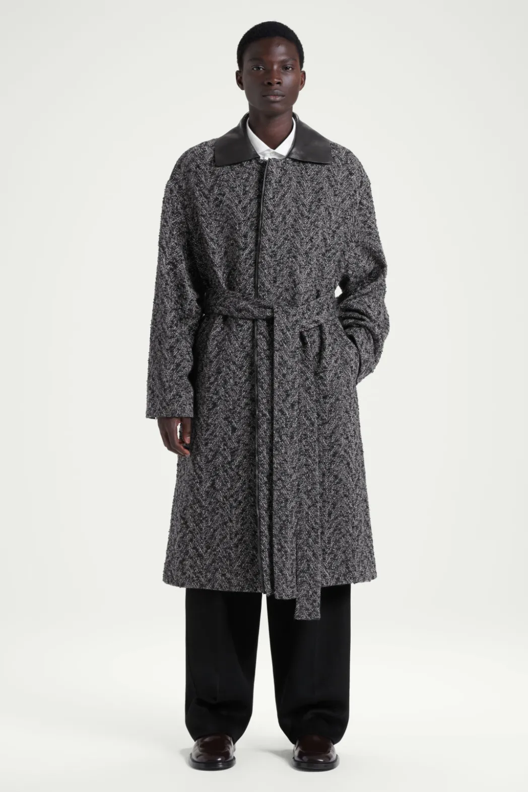 COS THE HERRINGBONE COAT CHESTNUT / HERRINGBONE