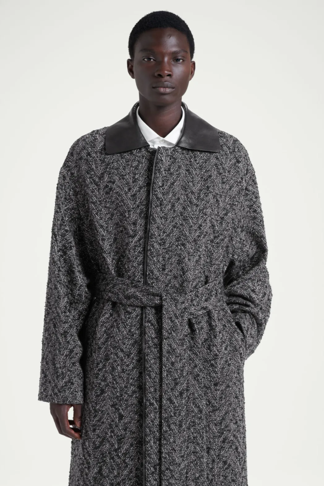 COS THE HERRINGBONE COAT CHESTNUT / HERRINGBONE