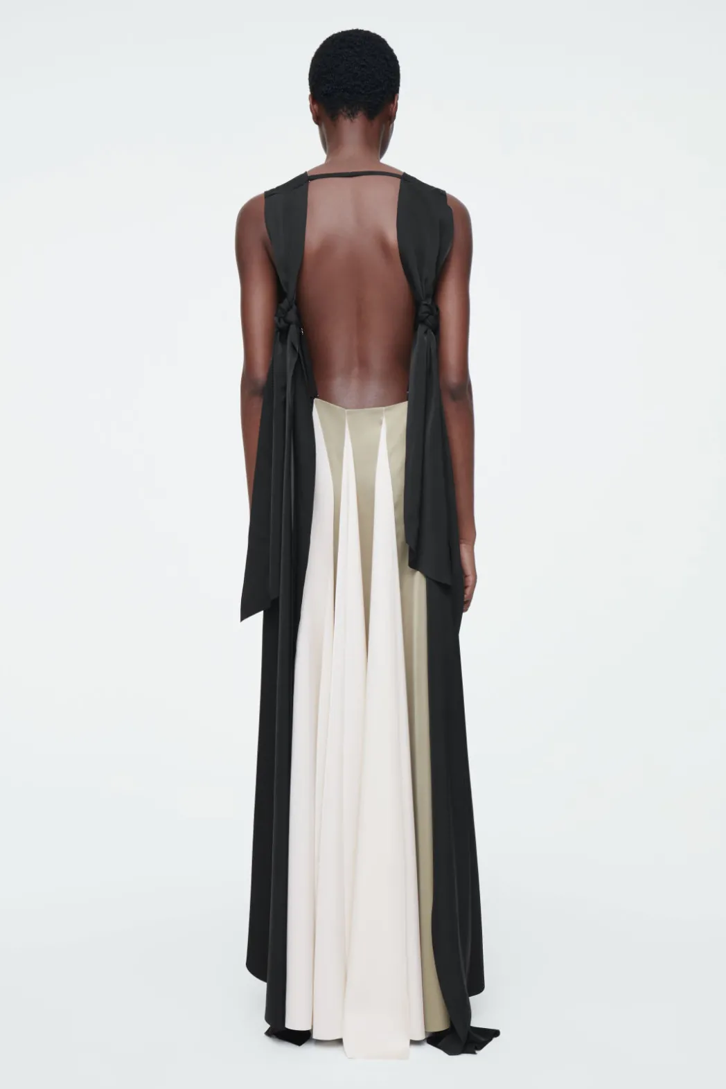 Sale COS THE OPEN-BACK MAXI DRESS CARBON / CHAMPAGNE / PEARL
