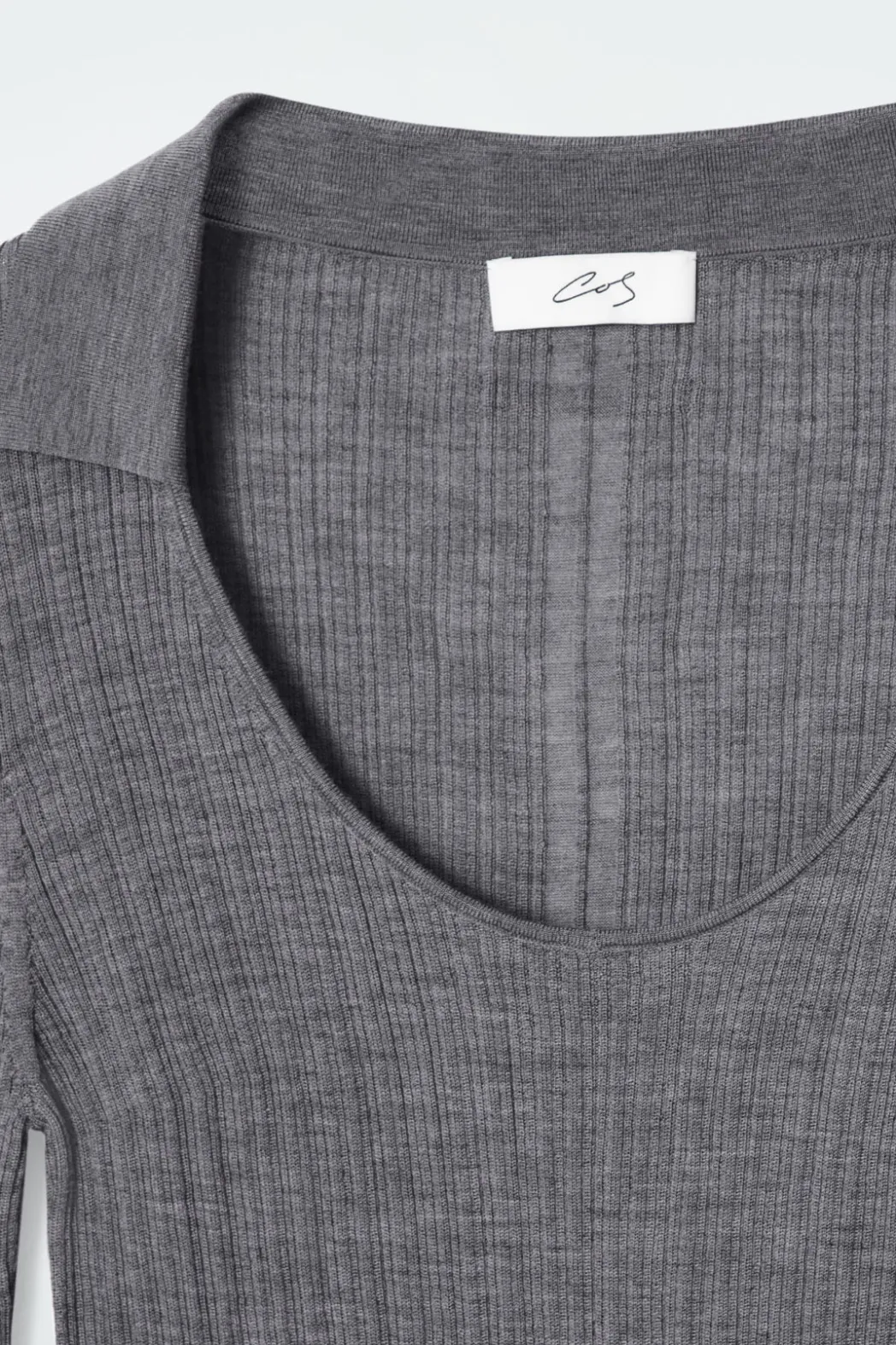 Hot COS THE OPEN-COLLAR MERINO WOOL TOP FOSSIL