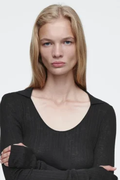 Hot COS THE OPEN-COLLAR MERINO WOOL TOP CARBON