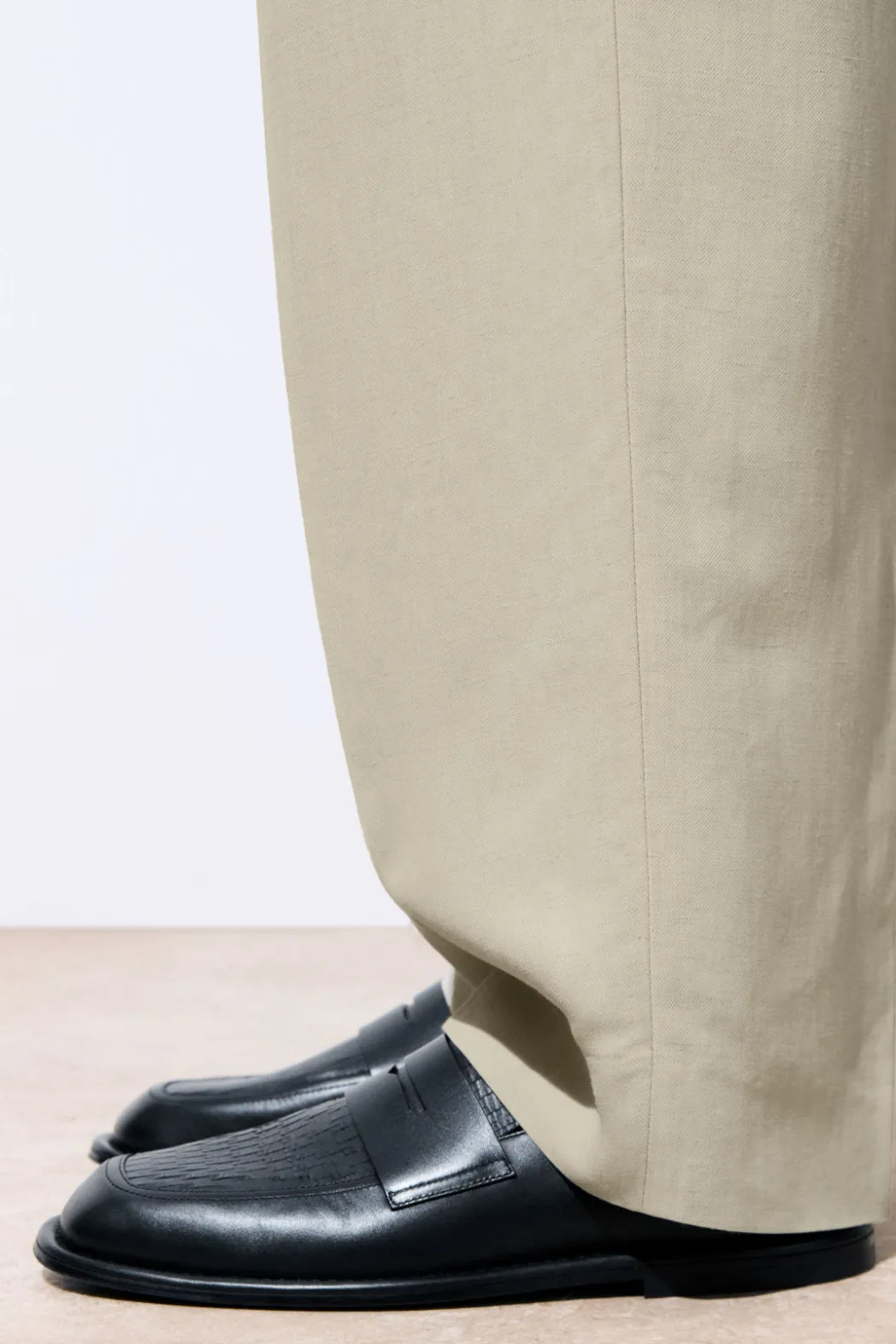 Hot COS THE PERFORATED LEATHER LOAFERS BLACK