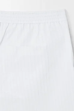 Sale COS THE PINSTRIPED SHORTS WHITE / PINSTRIPED
