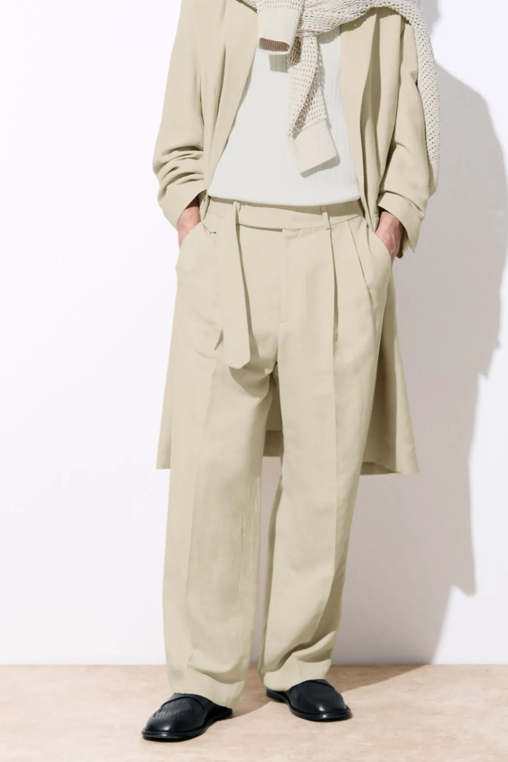 COS THE PLEATED PANTS LIGHT BEIGE