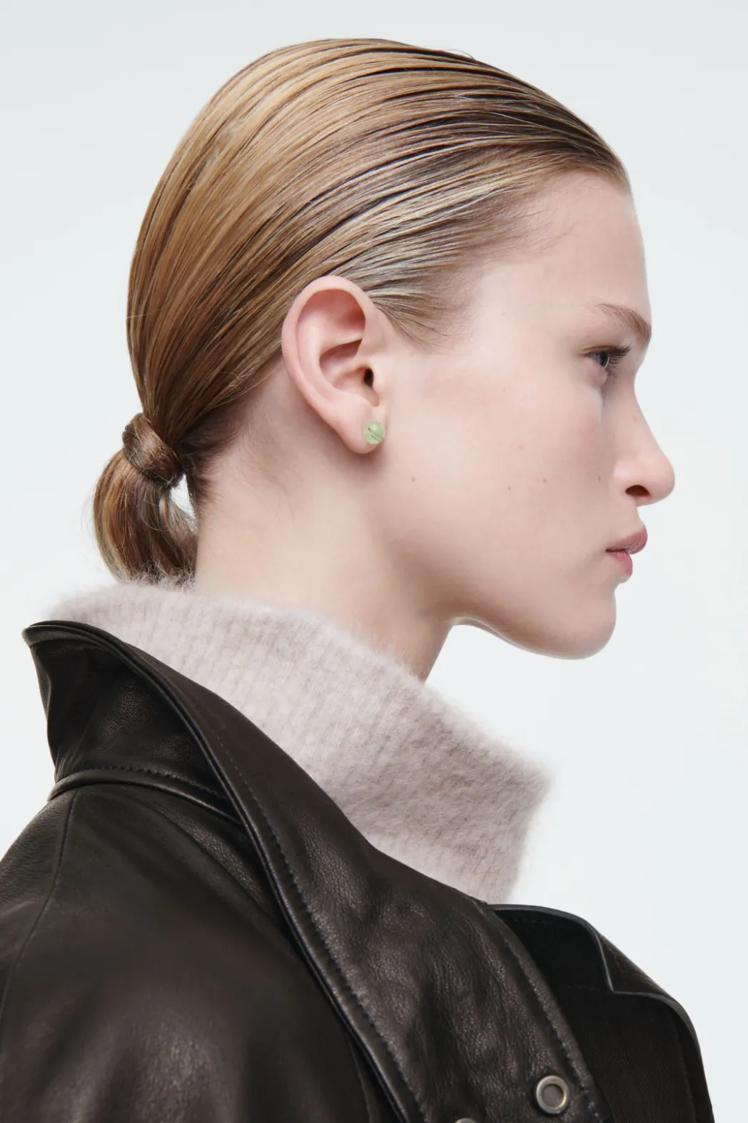Discount COS THE QUARTZ STUD EARRINGS JADE QUARTZ