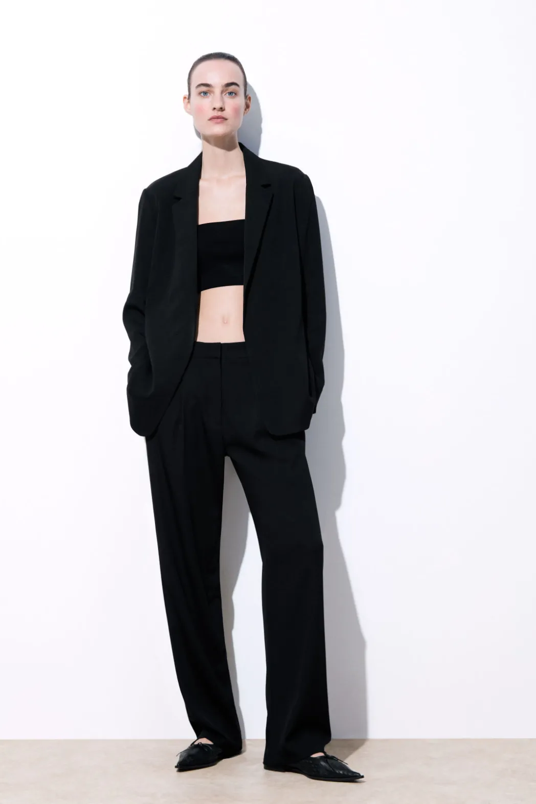 Sale COS THE RELAXED BELTED BLAZER BLACK