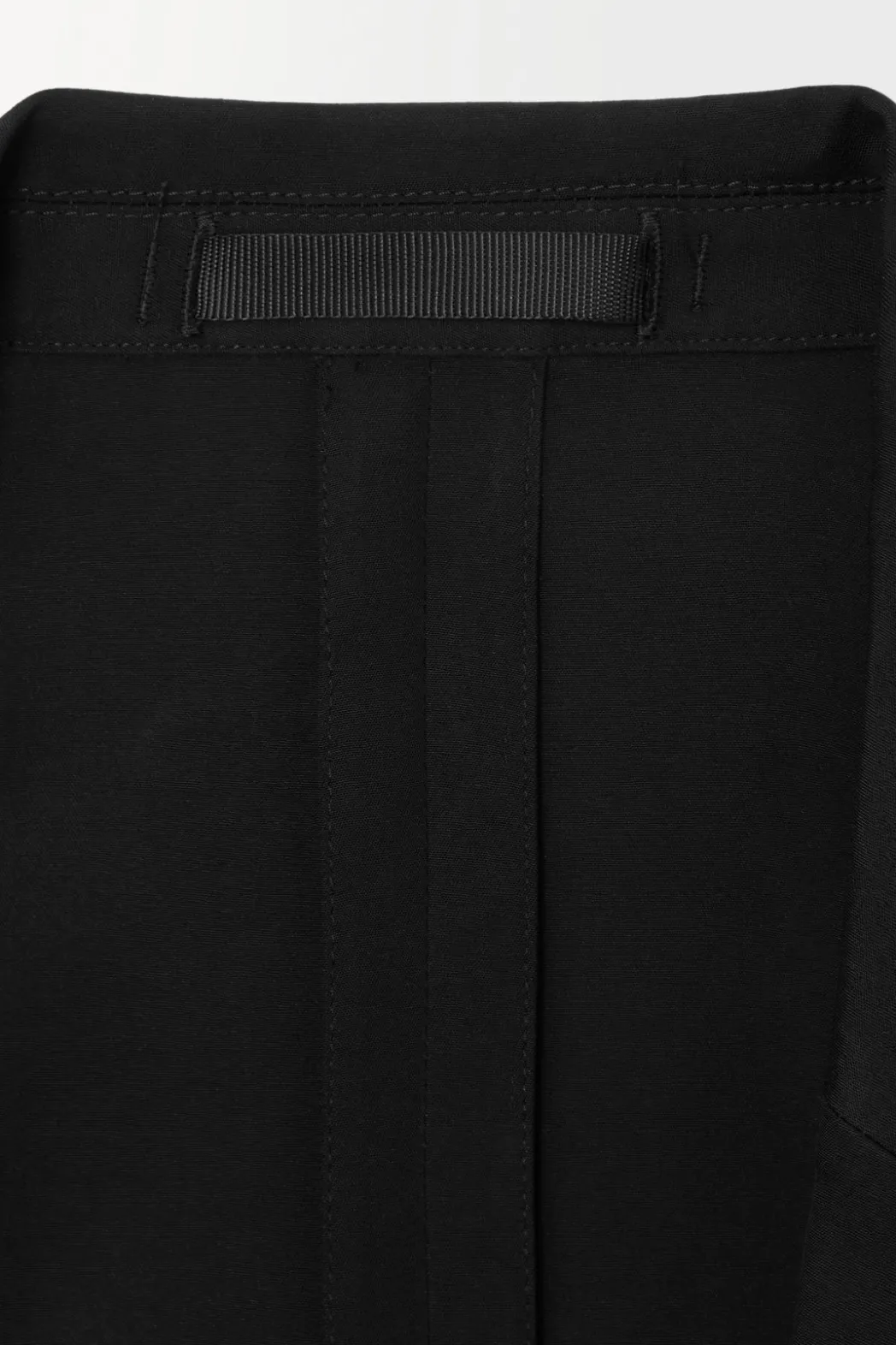 Sale COS THE RELAXED BELTED BLAZER BLACK