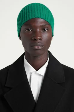 Discount COS THE RIBBED CASHMERE BEANIE MEADOW