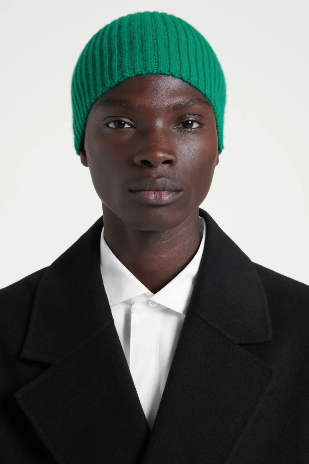 Discount COS THE RIBBED CASHMERE BEANIE MEADOW