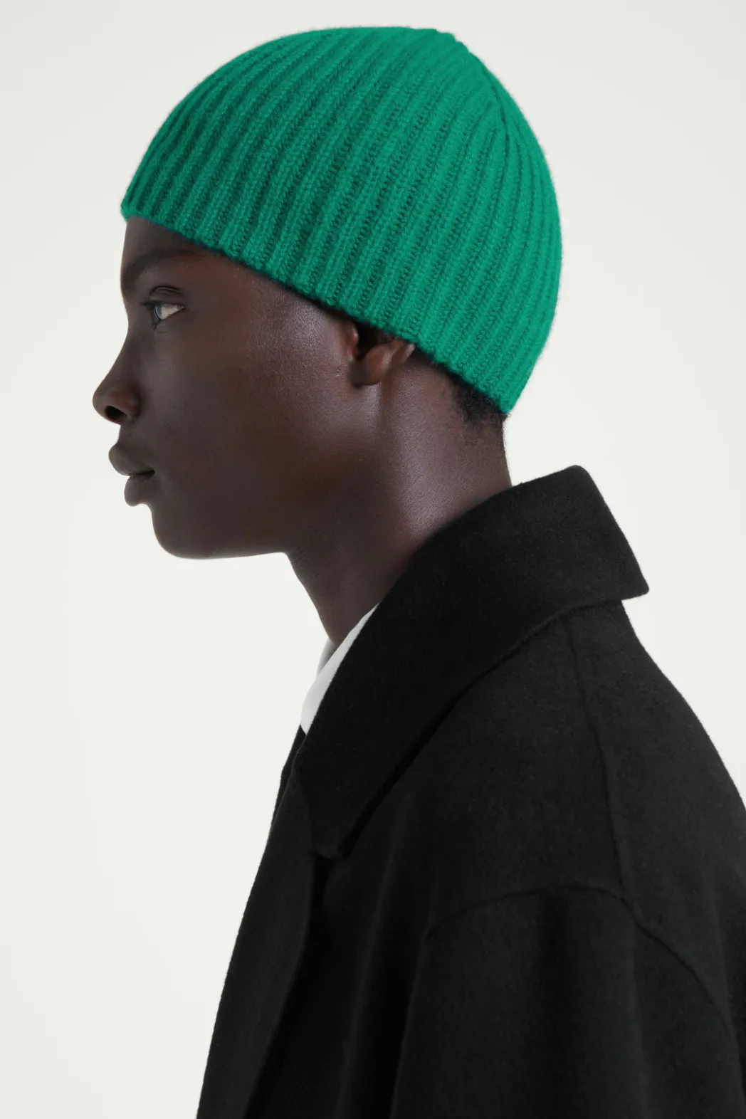 Discount COS THE RIBBED CASHMERE BEANIE MEADOW