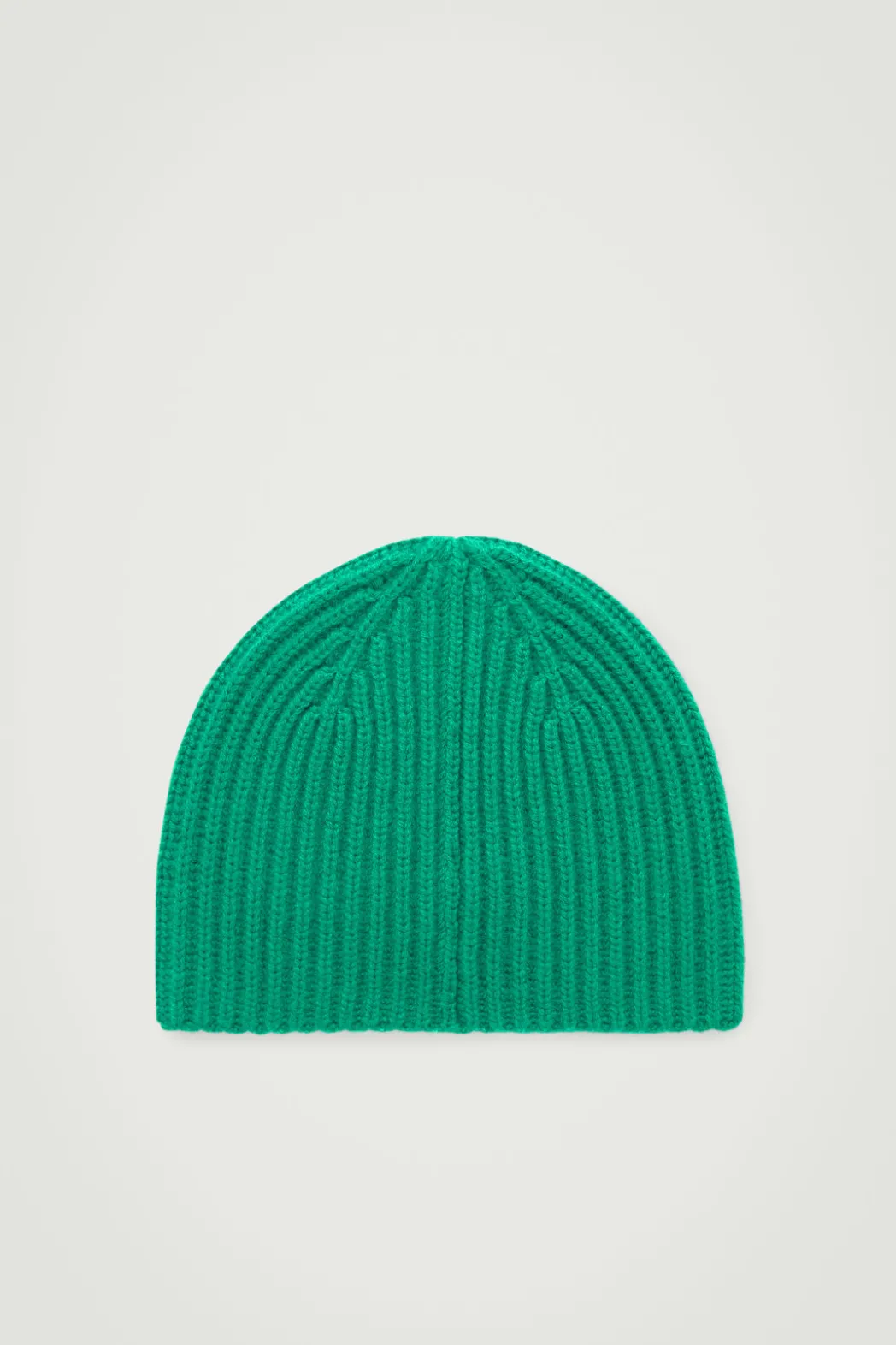 Discount COS THE RIBBED CASHMERE BEANIE MEADOW