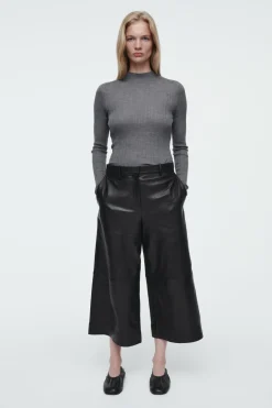 New COS THE RIBBED MERINO WOOL TOP FOSSIL