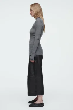 New COS THE RIBBED MERINO WOOL TOP FOSSIL