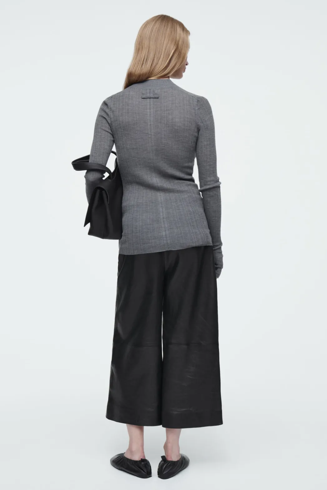New COS THE RIBBED MERINO WOOL TOP FOSSIL